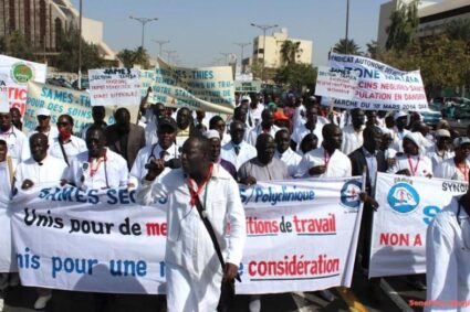 Ministère de la santé : le SAMES conteste une nomination de Ibrahima Sy et exige réparation