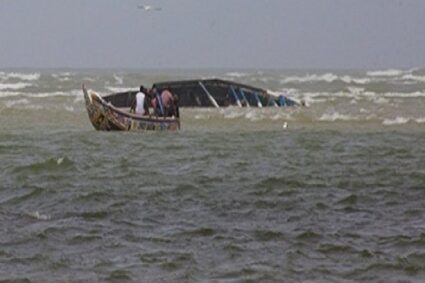 Une pirogue chavire à Tambacounda : 160 migrants portés disparus, 10 rescapés